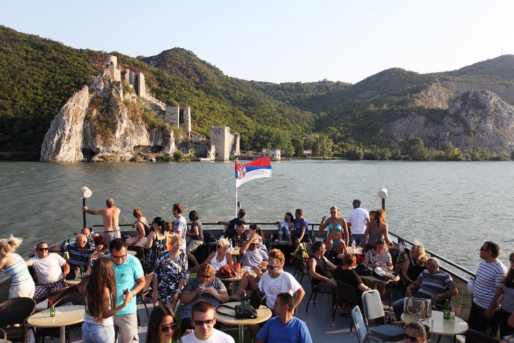 Hotel Danubia Park Veliko Gradište Zewnętrze zdjęcie