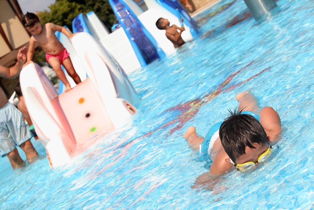 Hotel Danubia Park Veliko Gradište Zewnętrze zdjęcie